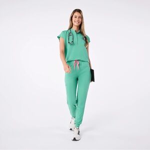 FIGS Women's Mint Green Scrub Set. top- size Small; jogger pants Large Petite